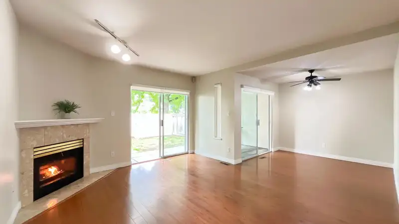 15 9926 151 STREET - photo 4 of 33