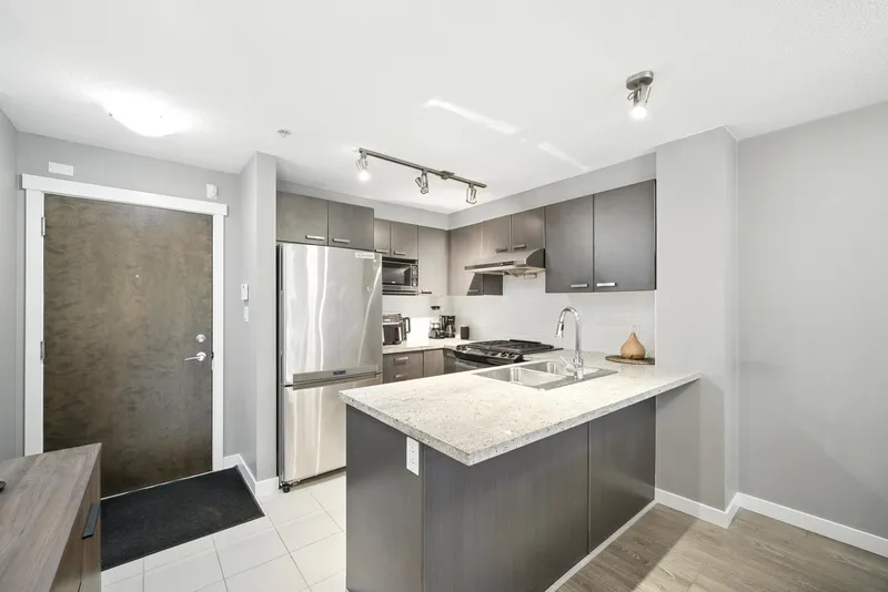 118 9399 TOMICKI AVENUE - photo 3 of 25