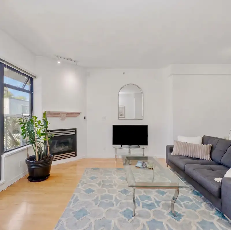 503 2228 MARSTRAND AVENUE - photo 2 of 5