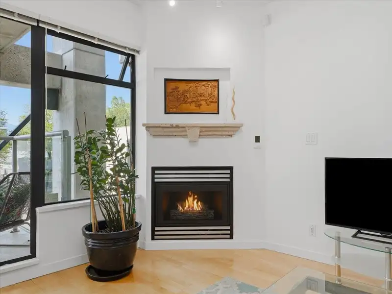 503 2228 MARSTRAND AVENUE - photo 3 of 5