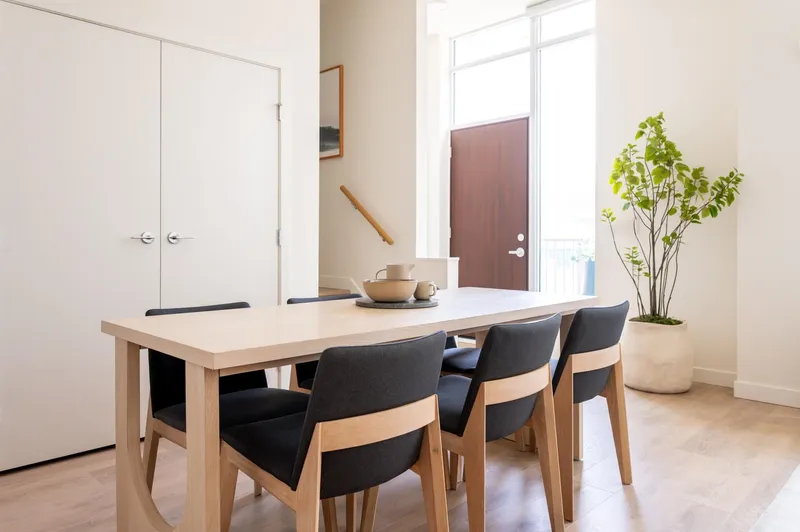 102 308 ALDERSON AVENUE - photo 2 of 15