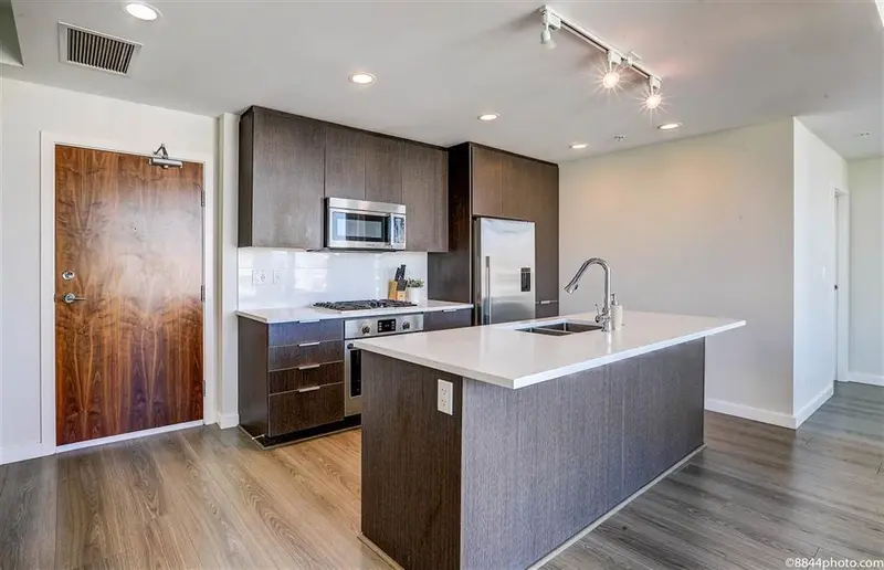 1703 8688 HAZELBRIDGE WAY - photo 2 of 25