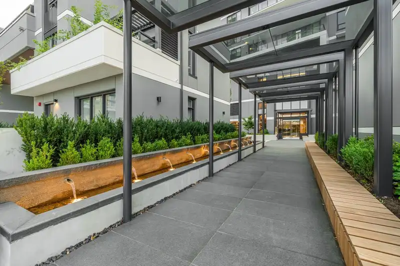 1408 2135 SPRINGER AVENUE - photo 2 of 33