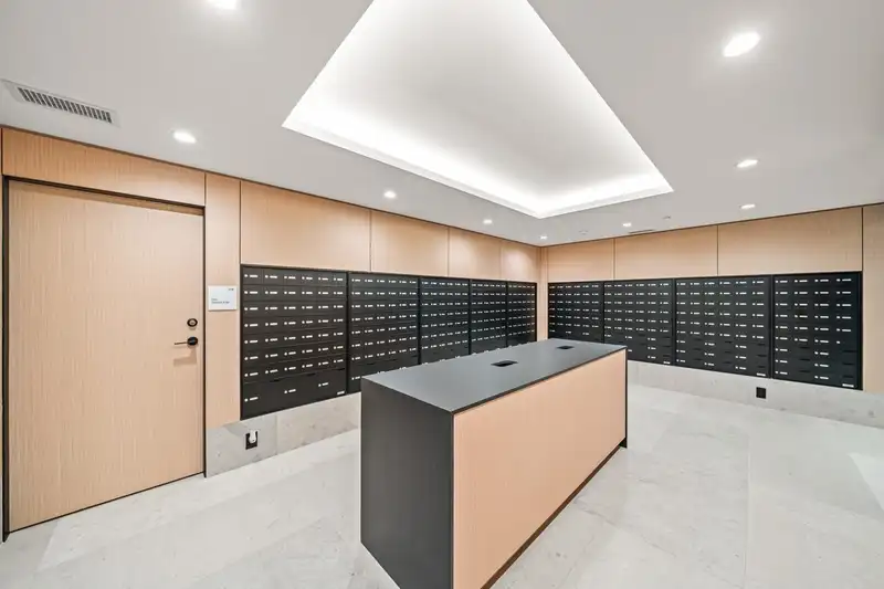 1408 2135 SPRINGER AVENUE - photo 4 of 33