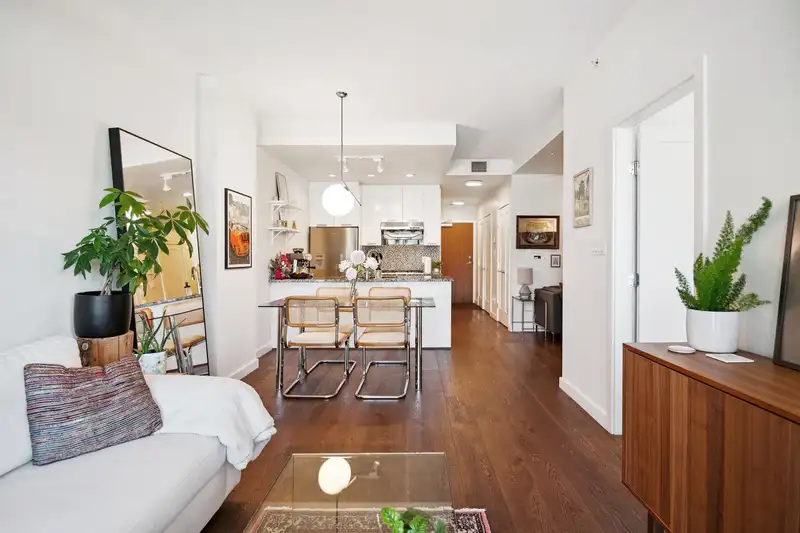803 2507 MAPLE STREET - photo 1 of 37