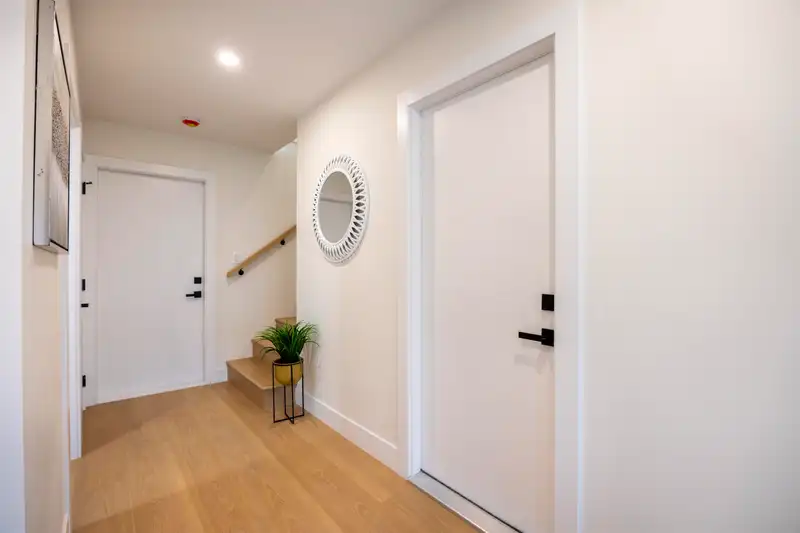 1277 HUDSON STREET - photo 4 of 40