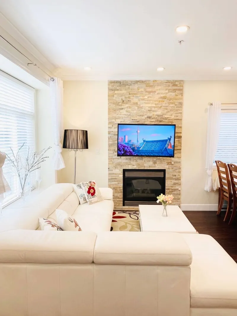 6451 BEATRICE STREET - photo 2 of 12