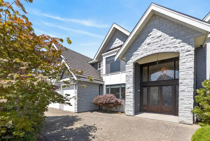 5299 CRANBROOK AVENUE - photo 2 of 40