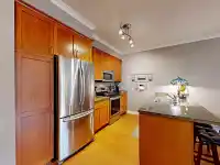207 1375 VIEW CRESCENT - thumbnail 1