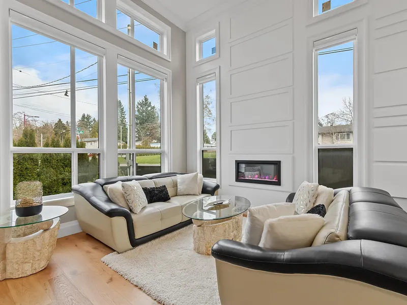 11586 84B AVENUE - photo 2 of 25