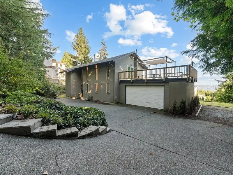 1040 CRESTLINE ROAD - photo 1 of 37