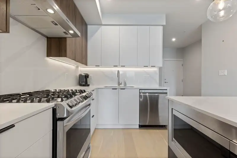 106 4686 51 STREET - photo 3 of 31