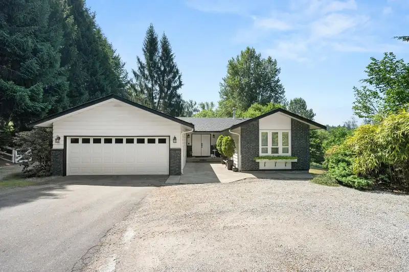 23014 70A AVENUE - photo 2 of 40