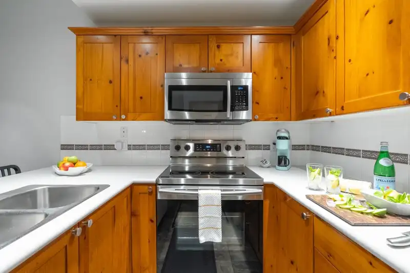 28 4385 NORTHLANDS BOULEVARD - photo 4 of 16