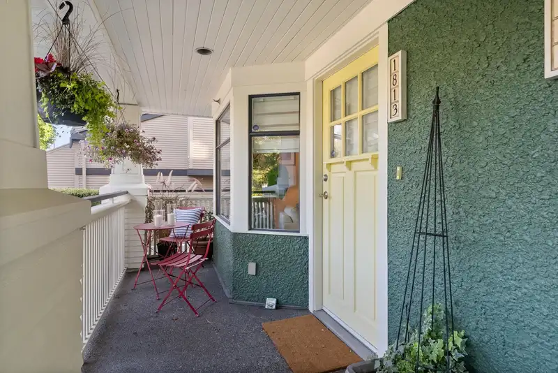 1813 MACDONALD STREET - photo 2 of 40