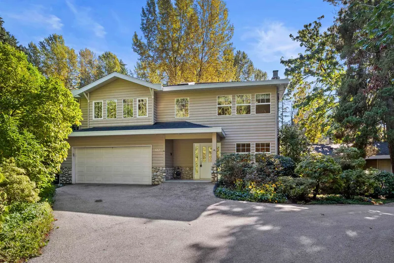 682 SEYMOUR BOULEVARD - photo 2 of 25