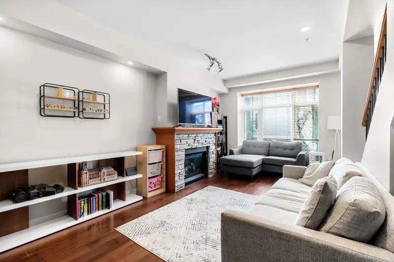 112 20738 84 AVENUE - photo 3 of 39