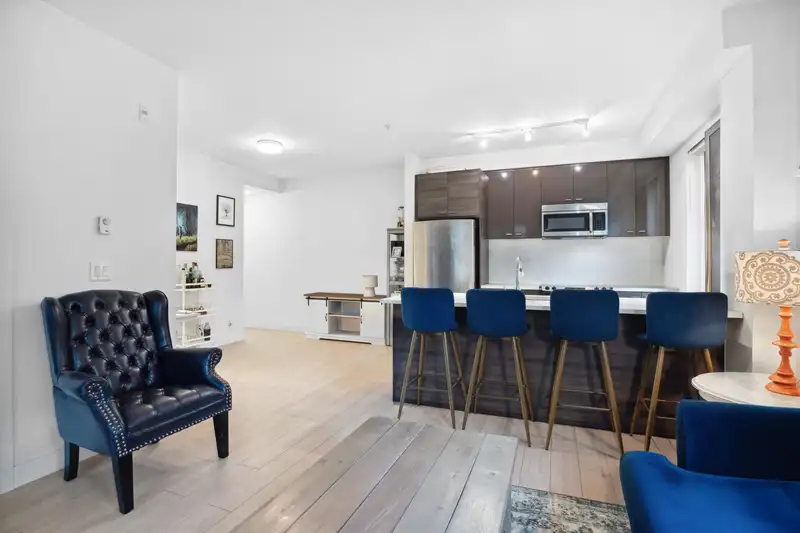 212 13925 FRASER HIGHWAY - photo 2 of 19