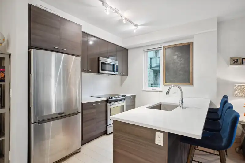 212 13925 FRASER HIGHWAY - photo 4 of 19
