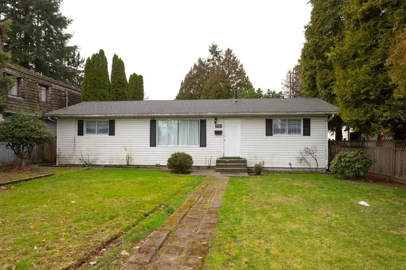 10683 148 STREET - photo 4 of 36