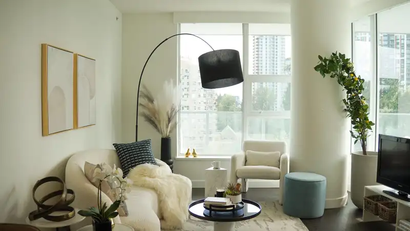 1007 13768 100 AVENUE - photo 1 of 16