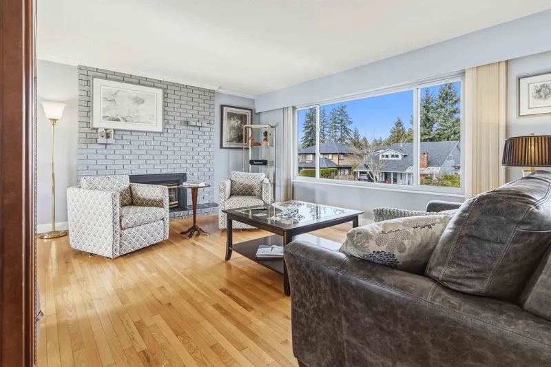 11078 83A AVENUE - photo 3 of 25