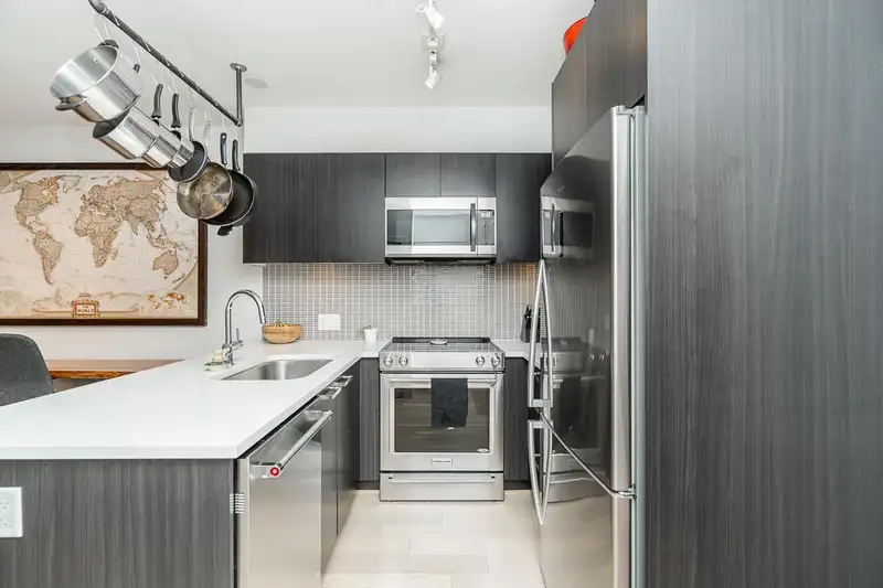 510 2477 CAROLINA STREET - photo 3 of 29