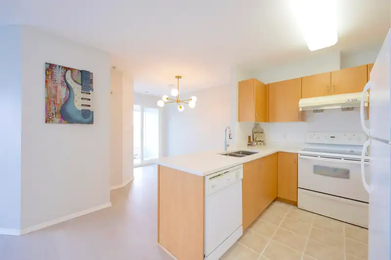 PH12 5438 RUPERT STREET - photo 3 of 18