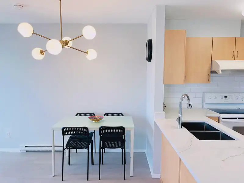 PH12 5438 RUPERT STREET - photo 4 of 18