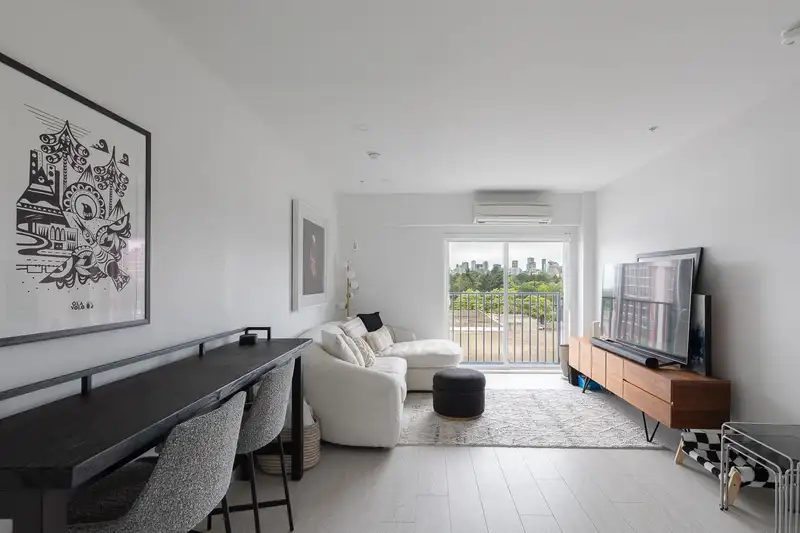 321 1120 E GEORGIA STREET - photo 3 of 38