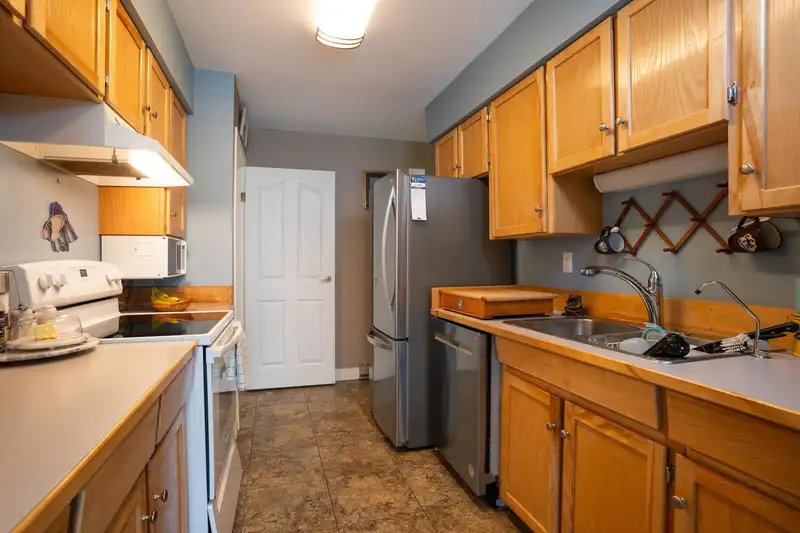 4480 CABOT DRIVE - photo 4 of 34
