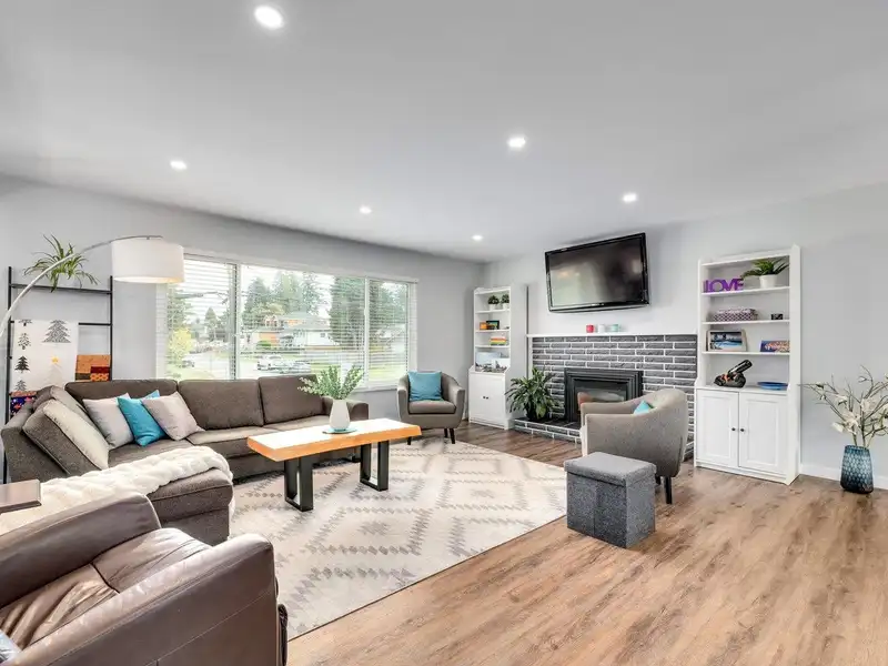 9327 117 STREET - photo 3 of 36