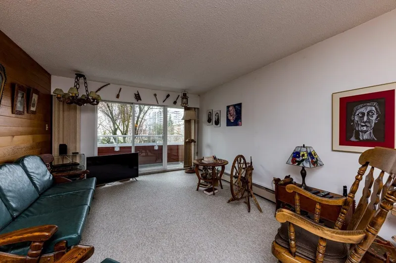 302 250 W 1ST STREET - photo 1 of 25