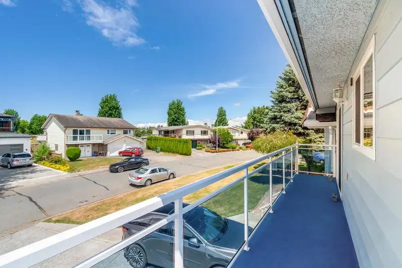 6620 GAINSBOROUGH DRIVE - photo 3 of 24