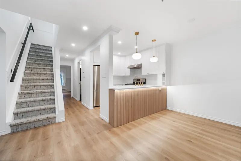 1407 PENDRELL STREET - photo 2 of 25