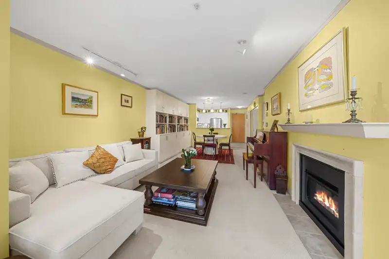 202 2161 W 12TH AVENUE - photo 2 of 33