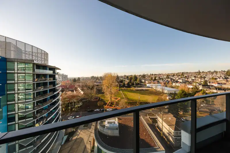 1202 8189 CAMBIE STREET - photo 3 of 17