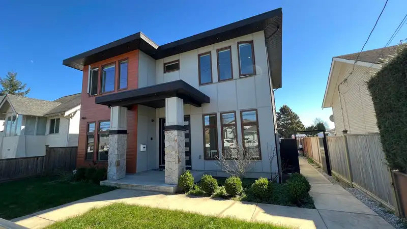 1422 TENTH AVENUE - photo 1 of 34