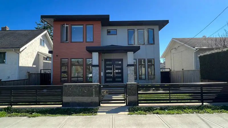 1422 TENTH AVENUE - photo 2 of 34