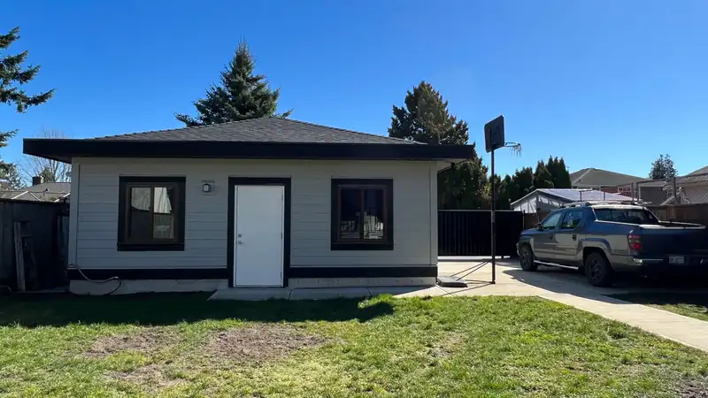 1422 TENTH AVENUE - photo 4 of 34