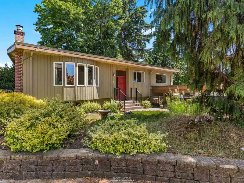 423 WINONA STREET - photo 1 of 28