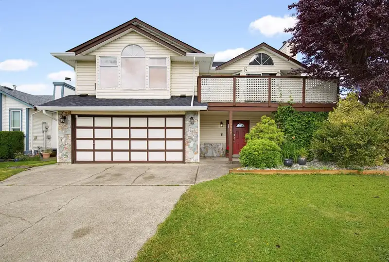 18862 CHARNLEY COURT - photo 1 of 40