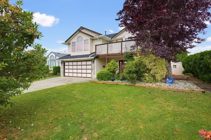 18862 CHARNLEY COURT - photo 2 of 40