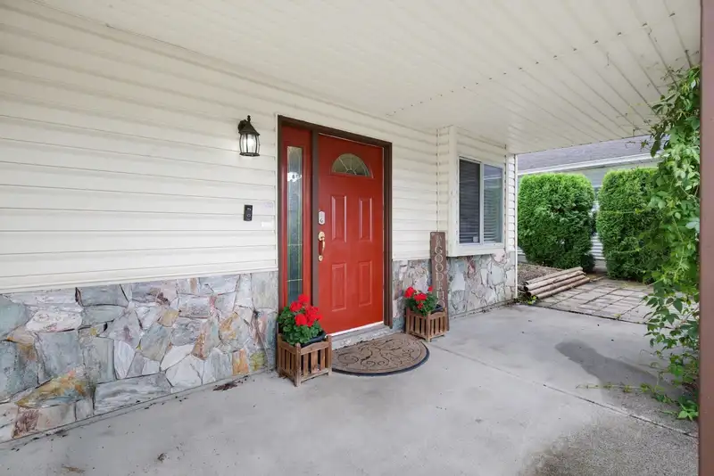 18862 CHARNLEY COURT - photo 3 of 40