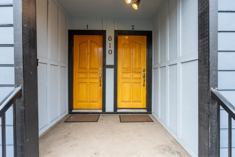 610 SALSBURY DRIVE - photo 4 of 25