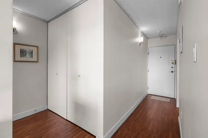 337 340 W 3RD STREET - photo 4 of 25