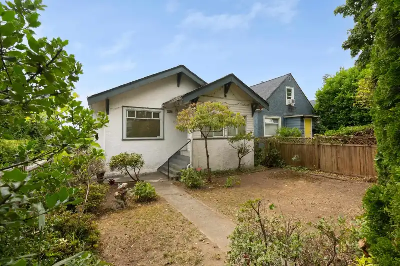3906 PENDER STREET - photo 1 of 17