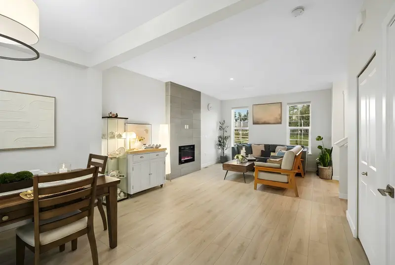 20181 83 AVENUE - photo 4 of 25