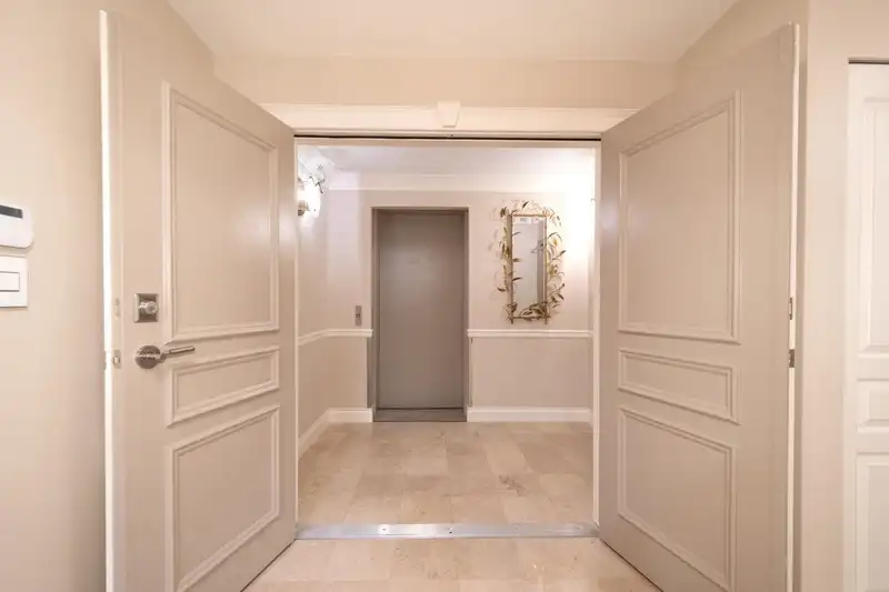 401 180 RAVINE DRIVE - photo 2 of 38