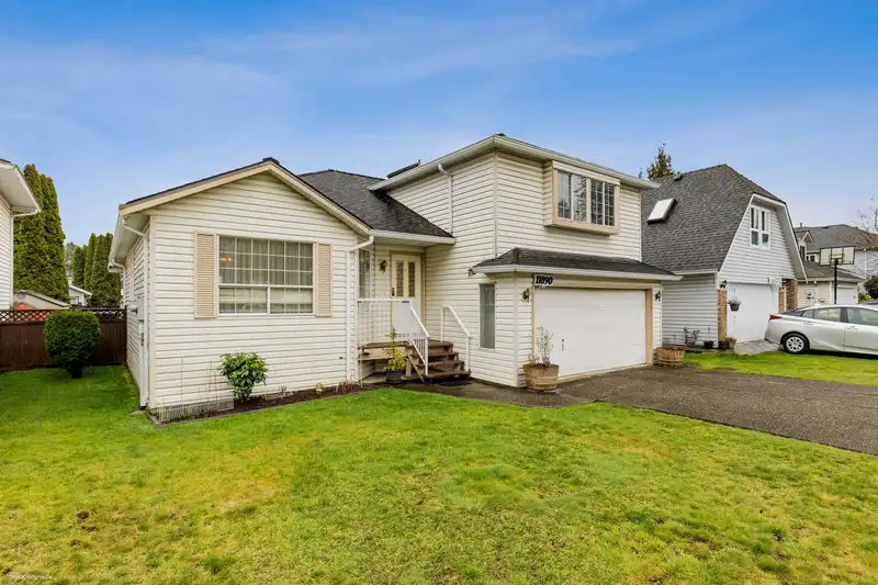 11890 79A AVENUE - photo 2 of 30